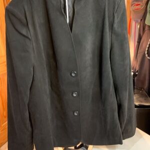 Women's Black Button-Up Jacket

Size 18